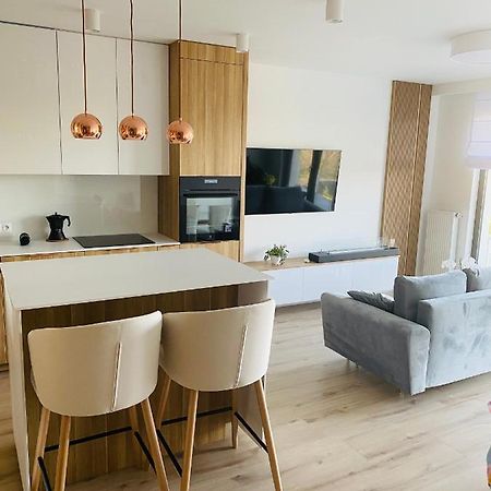 Luxury White Apartment In Park Lotnikow Krakow Dış mekan fotoğraf
